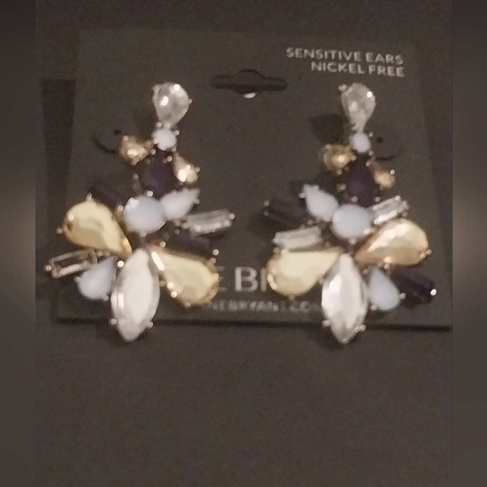 Elegant Gold and White Floral Earrings